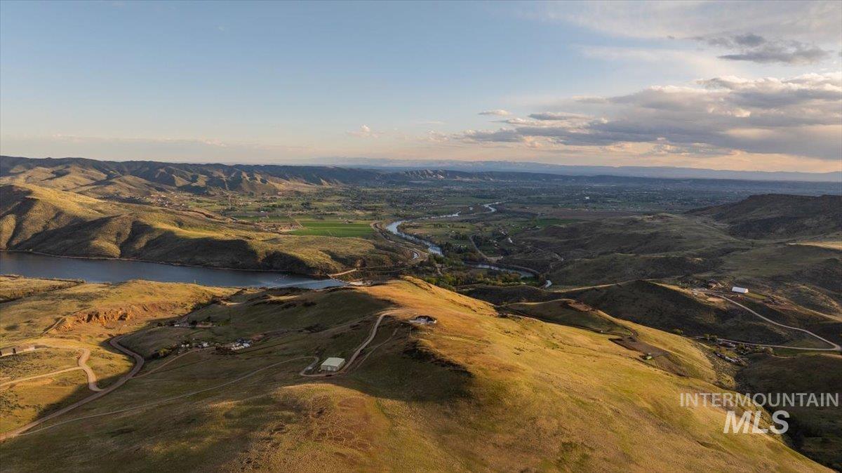 5225 Spring Creek Rd, Emmett, Idaho 83617-9115, 5 Bedrooms, 5 Bathrooms, Residential For Sale, Price $1,990,000, 98942198
