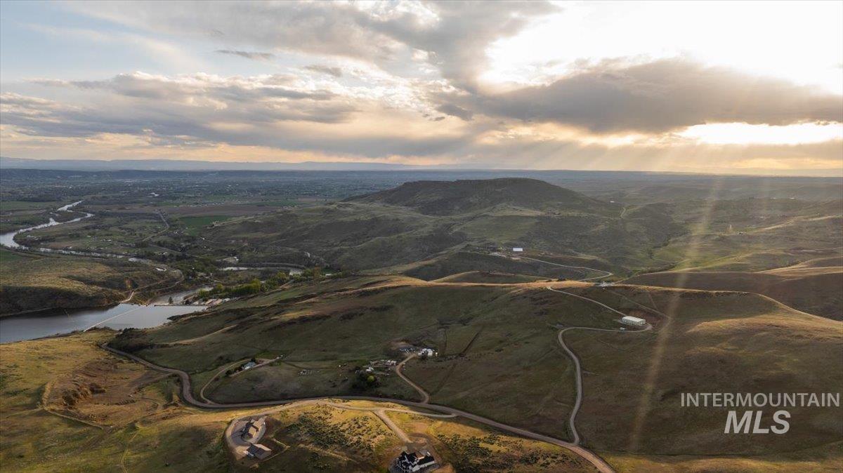 5225 Spring Creek Rd, Emmett, Idaho 83617-9115, 5 Bedrooms, 5 Bathrooms, Residential For Sale, Price $1,990,000, 98942198