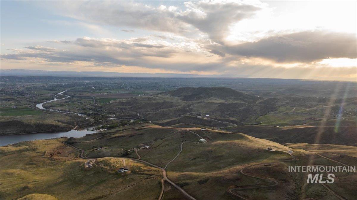 5225 Spring Creek Rd, Emmett, Idaho 83617-9115, 5 Bedrooms, 5 Bathrooms, Residential For Sale, Price $1,990,000, 98942198