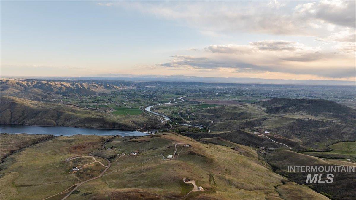 5225 Spring Creek Rd, Emmett, Idaho 83617-9115, 5 Bedrooms, 5 Bathrooms, Residential For Sale, Price $1,990,000, 98942198