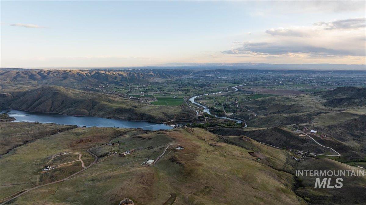 5225 Spring Creek Rd, Emmett, Idaho 83617-9115, 5 Bedrooms, 5 Bathrooms, Residential For Sale, Price $1,990,000, 98942198