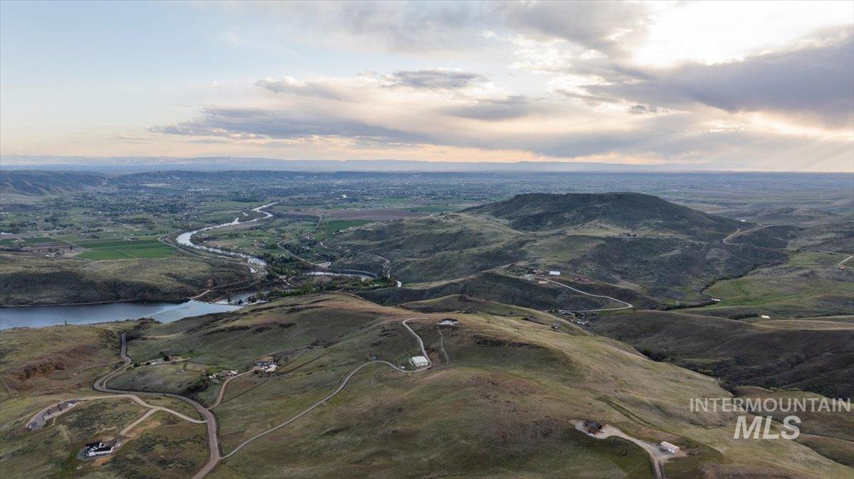 5225 Spring Creek Rd, Emmett, Idaho 83617-9115, 5 Bedrooms, 5 Bathrooms, Residential For Sale, Price $1,990,000, 98942198