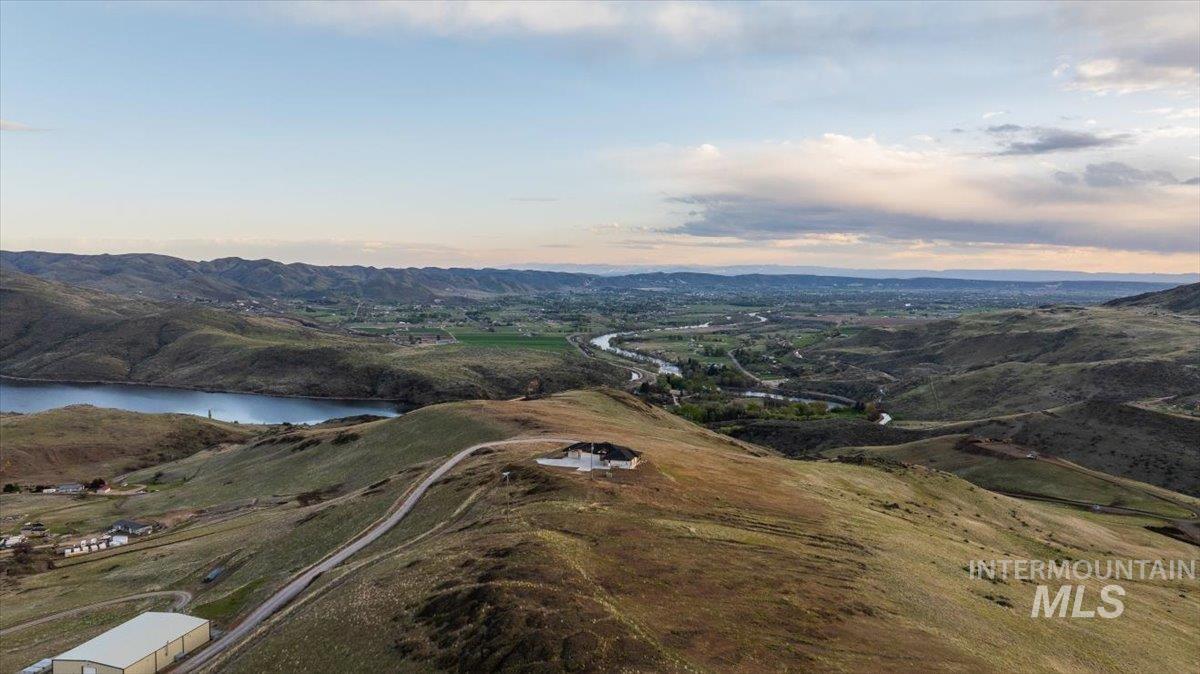 5225 Spring Creek Rd, Emmett, Idaho 83617-9115, 5 Bedrooms, 5 Bathrooms, Residential For Sale, Price $1,990,000, 98942198
