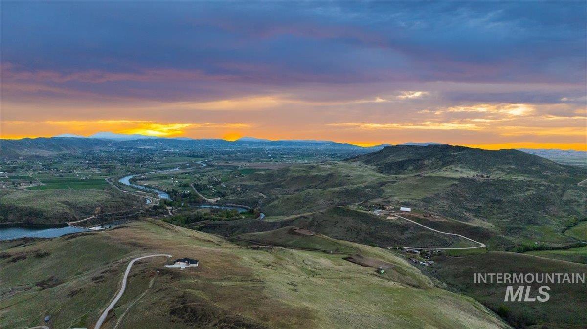 5225 Spring Creek Rd, Emmett, Idaho 83617-9115, 5 Bedrooms, 5 Bathrooms, Residential For Sale, Price $1,990,000, 98942198