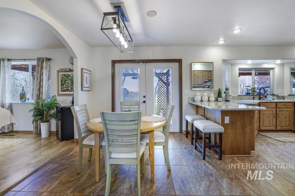 267 Dollar Hide Way, Jerome, Idaho 83338-6554, 4 Bedrooms, 3.5 Bathrooms, Residential For Sale, Price $650,000, 98942202