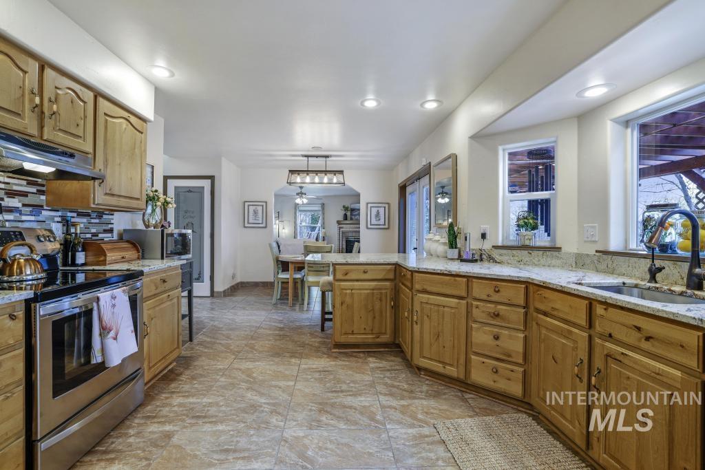267 Dollar Hide Way, Jerome, Idaho 83338-6554, 4 Bedrooms, 3.5 Bathrooms, Residential For Sale, Price $650,000, 98942202