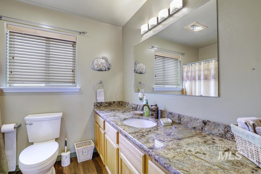 267 Dollar Hide Way, Jerome, Idaho 83338-6554, 4 Bedrooms, 3.5 Bathrooms, Residential For Sale, Price $650,000, 98942202