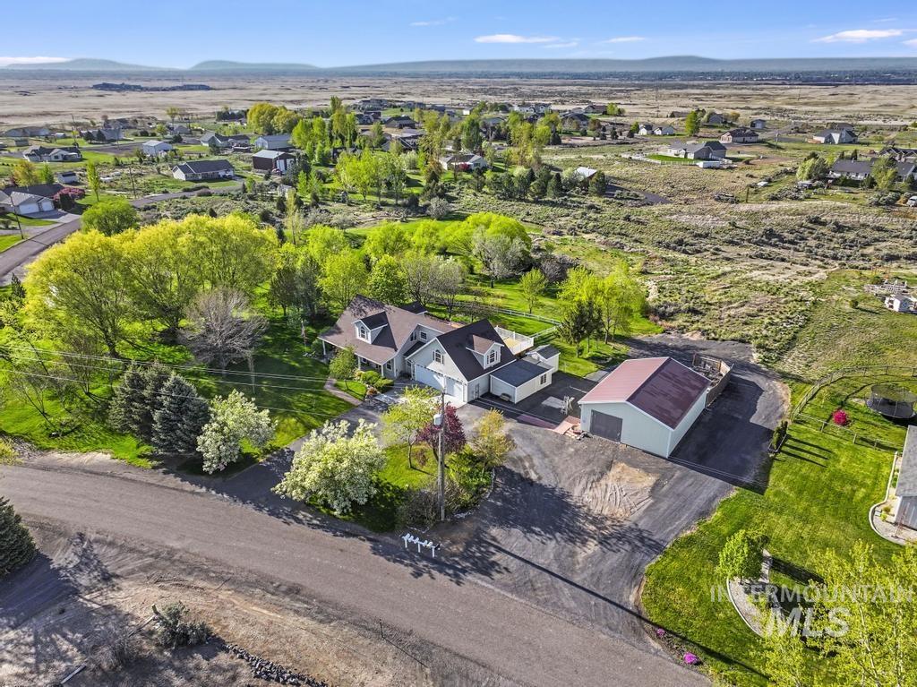 267 Dollar Hide Way, Jerome, Idaho 83338-6554, 4 Bedrooms, 3.5 Bathrooms, Residential For Sale, Price $650,000, 98942202