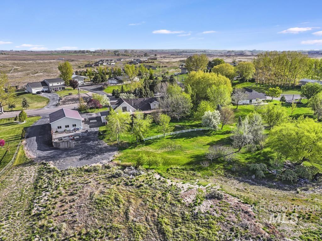 267 Dollar Hide Way, Jerome, Idaho 83338-6554, 4 Bedrooms, 3.5 Bathrooms, Residential For Sale, Price $650,000, 98942202
