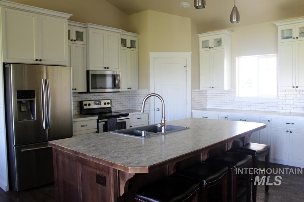 3828 N 2100 East, Filer, Idaho 83328, 4 Bedrooms, 3 Bathrooms, Residential For Sale, Price $789,000,MLS 98942311