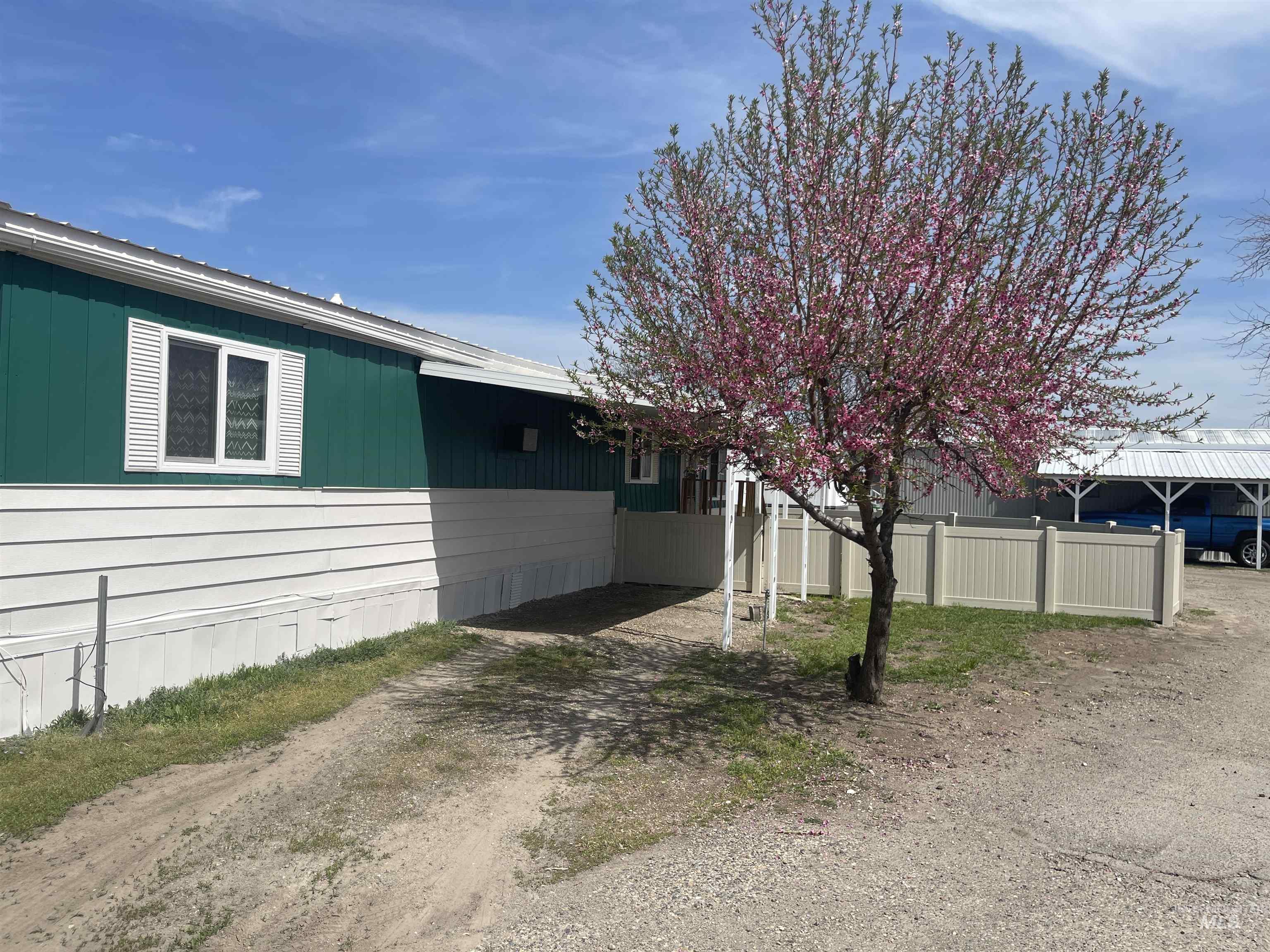 297 Phaeton Lane, Ontario, Oregon 97914, 2 Bedrooms, 1 Bathroom, Residential For Sale, Price $25,000, 98942358