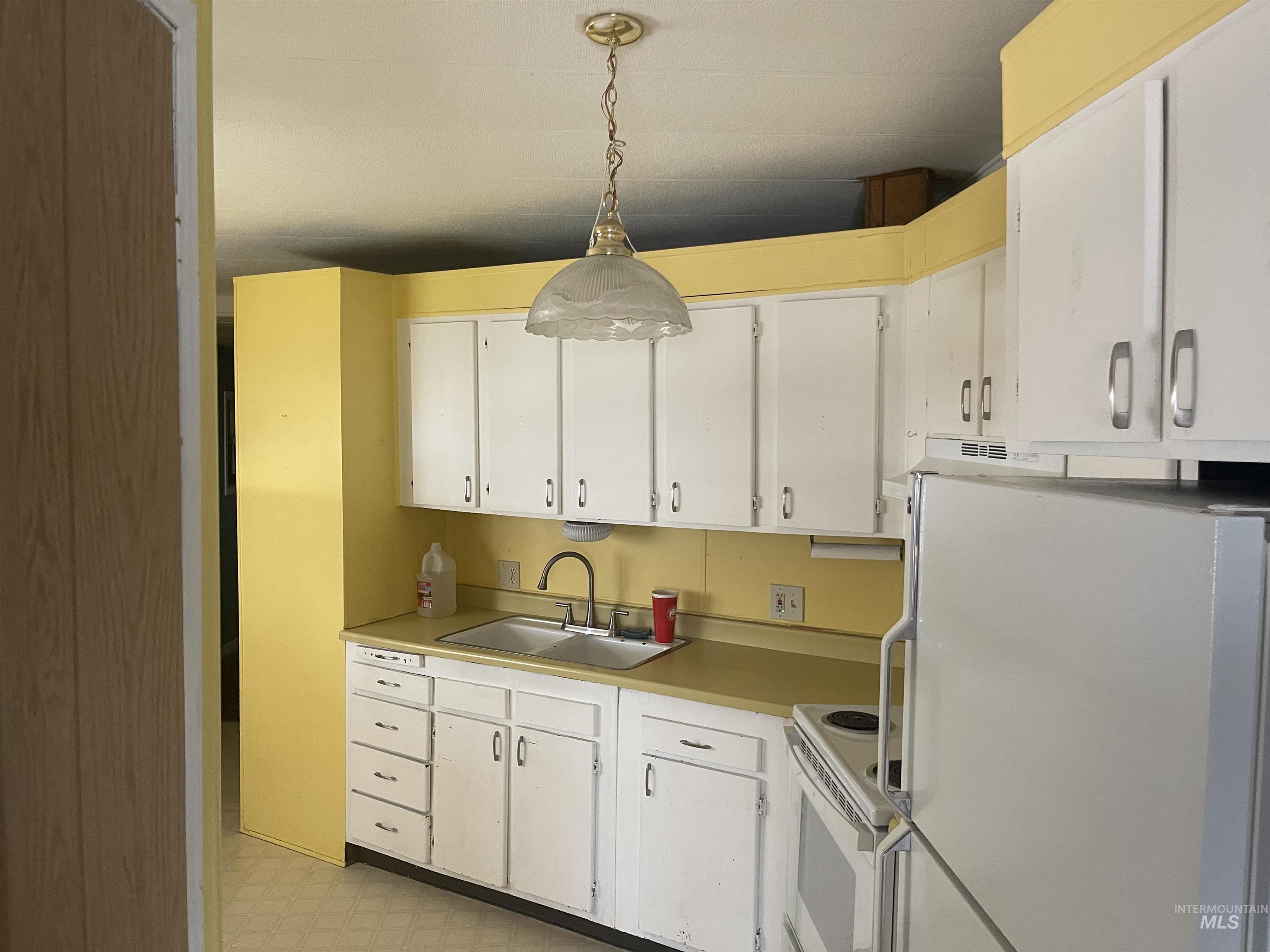 297 Phaeton Lane, Ontario, Oregon 97914, 2 Bedrooms, 1 Bathroom, Residential For Sale, Price $25,000, 98942358