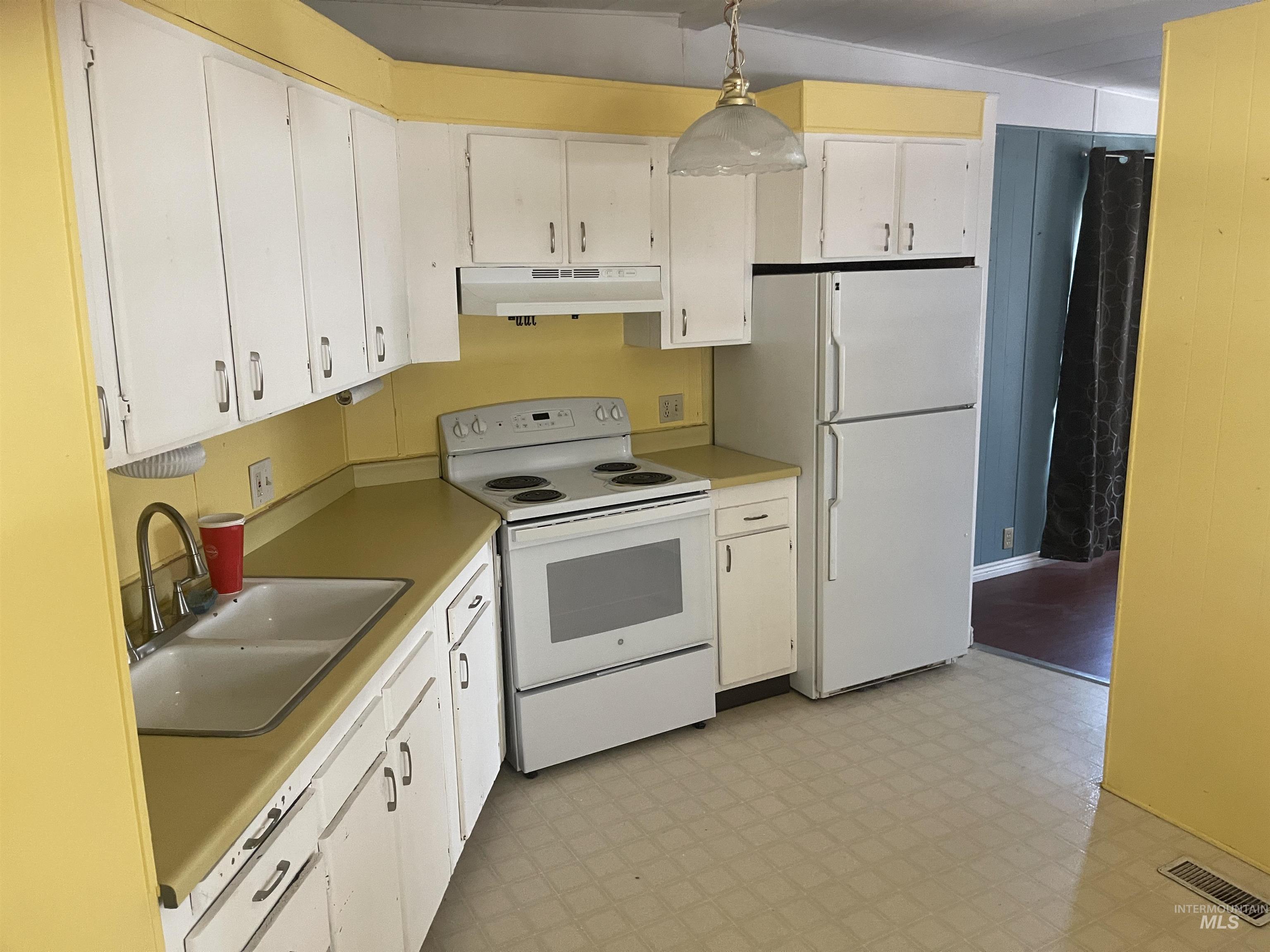 297 Phaeton Lane, Ontario, Oregon 97914, 2 Bedrooms, 1 Bathroom, Residential For Sale, Price $25,000, 98942358