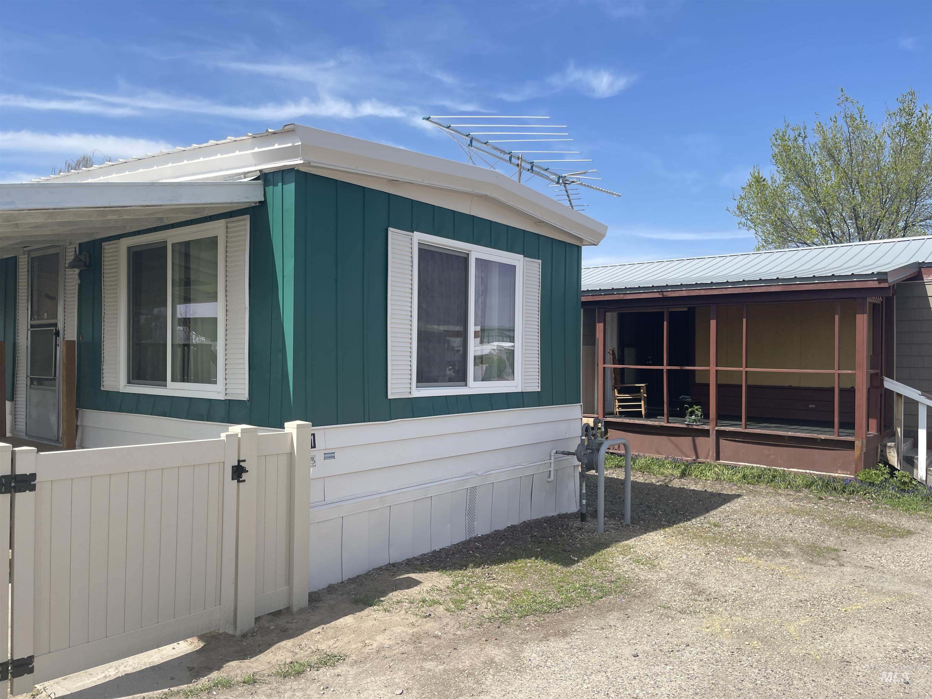 297 Phaeton Lane, Ontario, Oregon 97914, 2 Bedrooms, 1 Bathroom, Residential For Sale, Price $25,000, 98942358