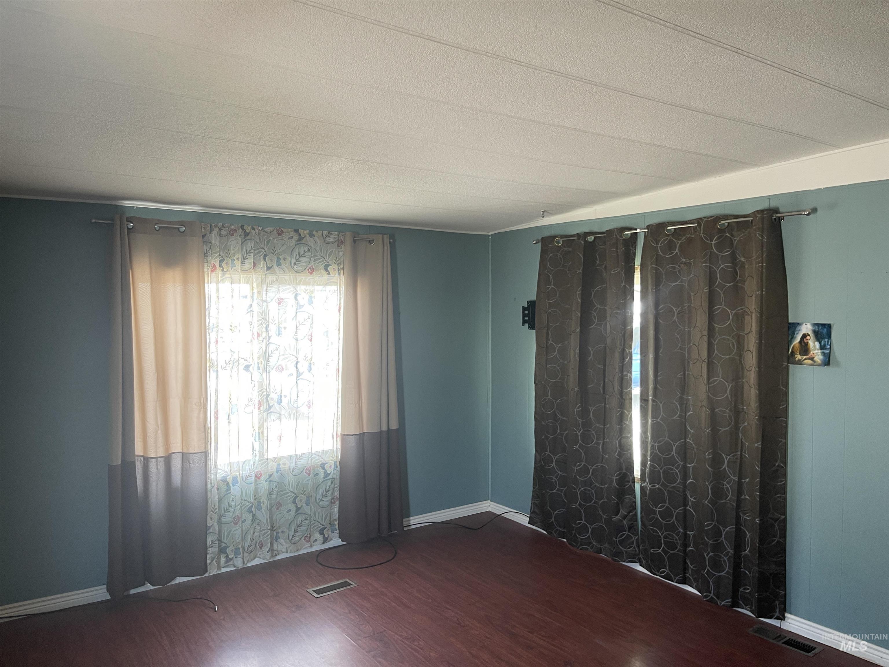 297 Phaeton Lane, Ontario, Oregon 97914, 2 Bedrooms, 1 Bathroom, Residential For Sale, Price $25,000, 98942358