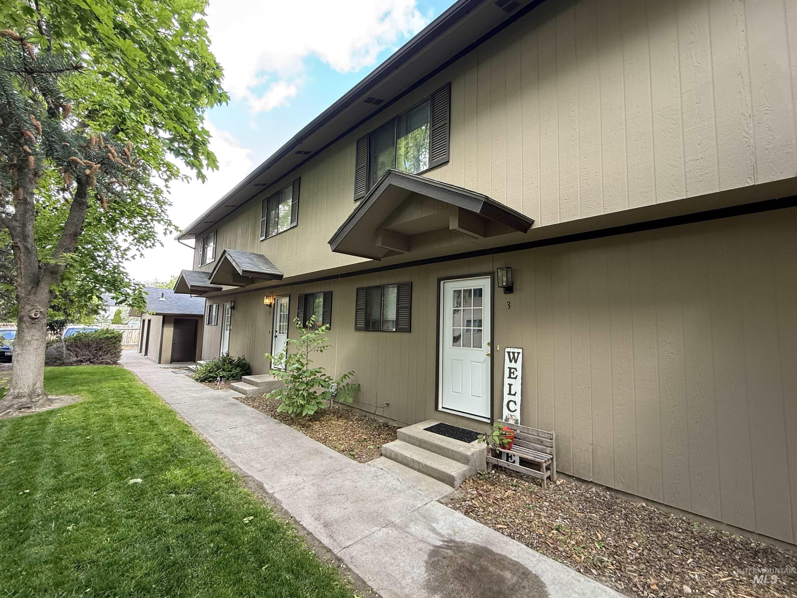 147 Robbins Ave, Twin Falls, Idaho 83301, 2 Bedrooms, 1.5 Bathrooms, Residential Income For Rent, Price $775,000, 98942409