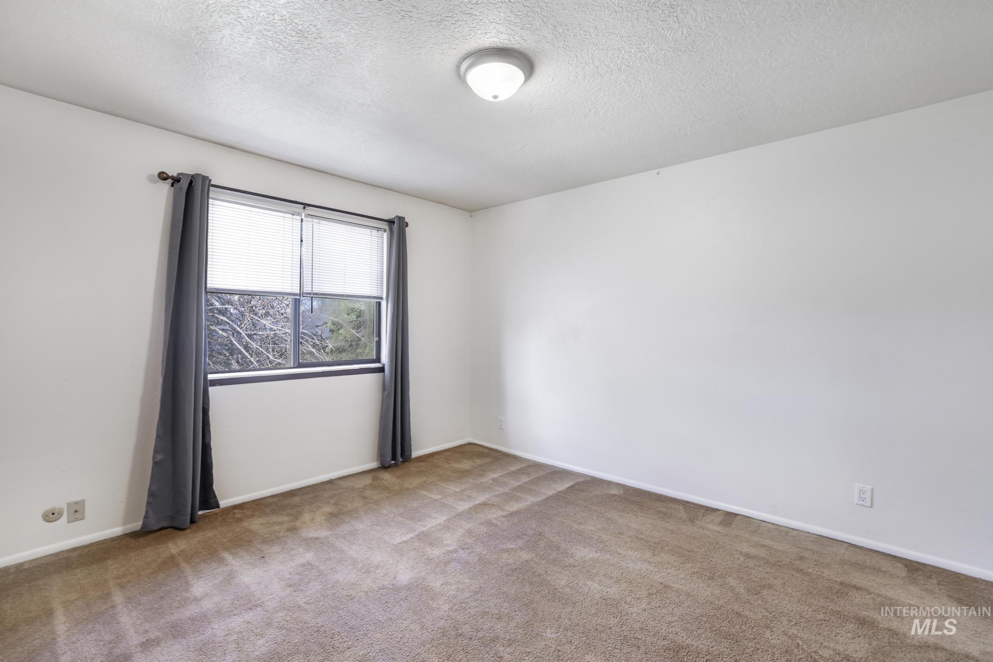 147 Robbins Ave, Twin Falls, Idaho 83301, 2 Bedrooms, 1.5 Bathrooms, Residential Income For Rent, Price $775,000, 98942409