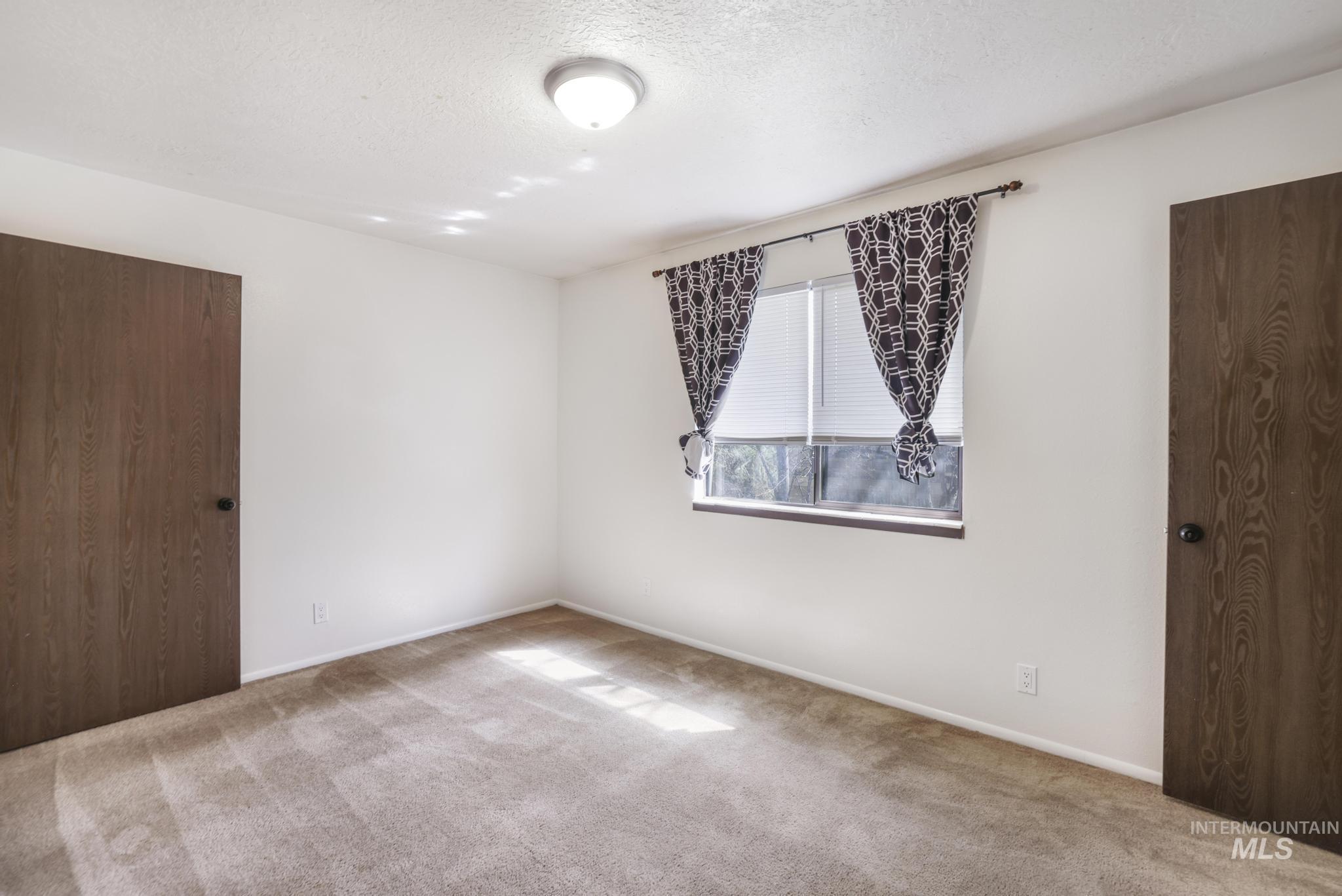 147 Robbins Ave, Twin Falls, Idaho 83301, 2 Bedrooms, 1.5 Bathrooms, Residential Income For Rent, Price $775,000, 98942409