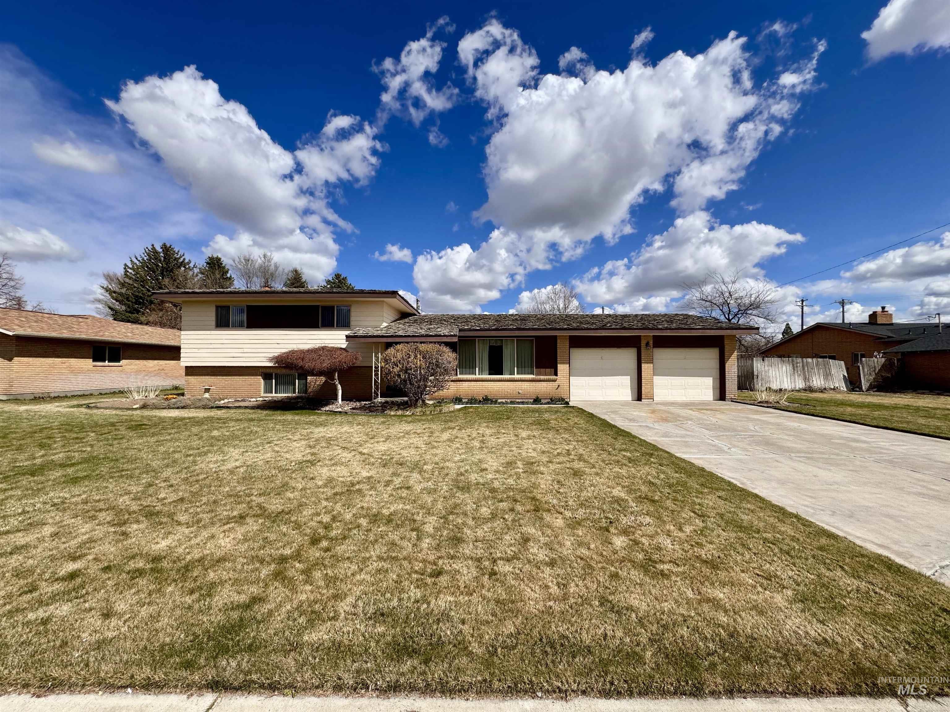 232 Pleasant Way, Rupert, Idaho 83350, 4 Bedrooms, 2 Bathrooms, Residential For Sale, Price $395,000, 98942484