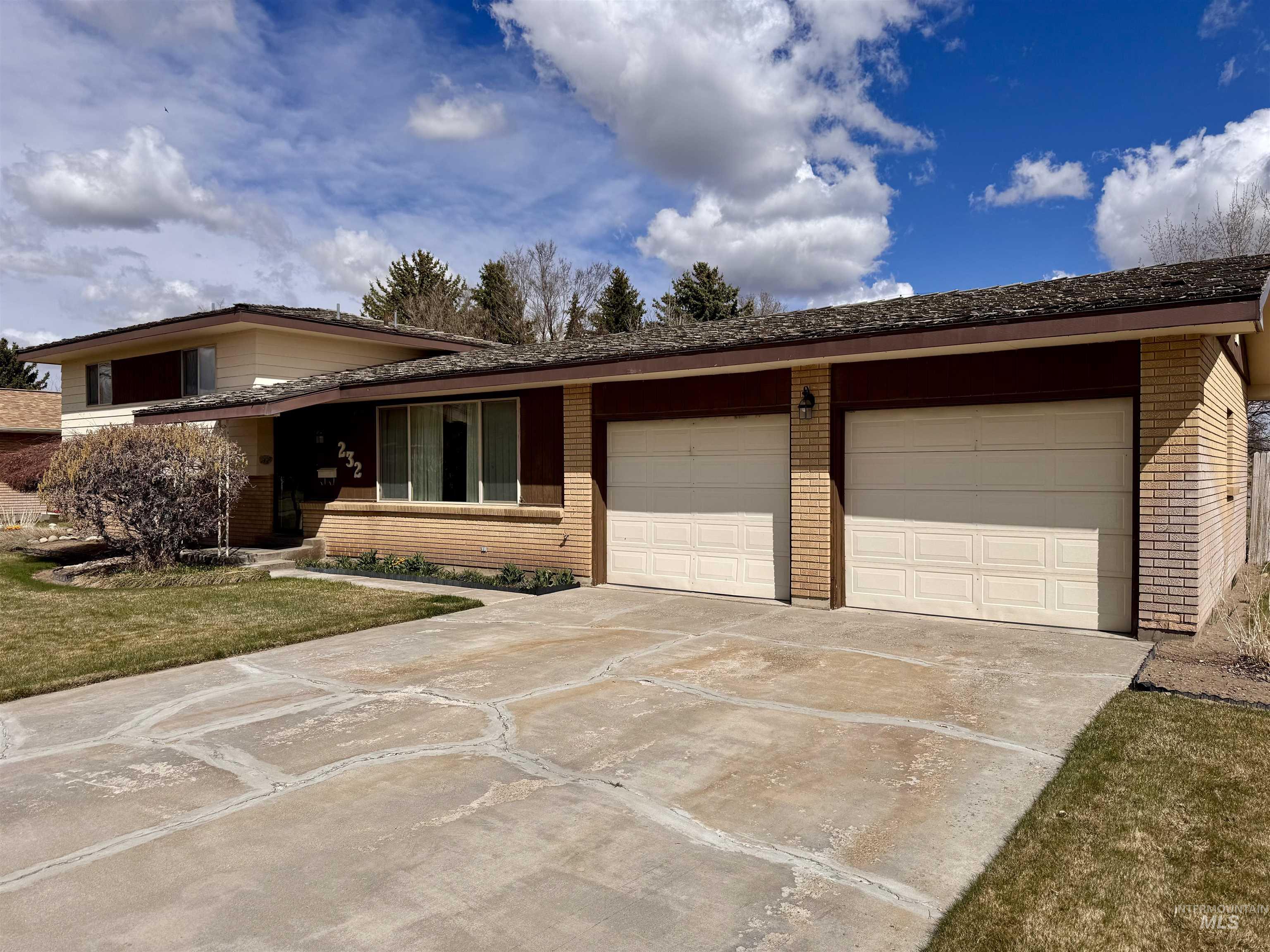 232 Pleasant Way, Rupert, Idaho 83350, 4 Bedrooms, 2 Bathrooms, Residential For Sale, Price $395,000, 98942484