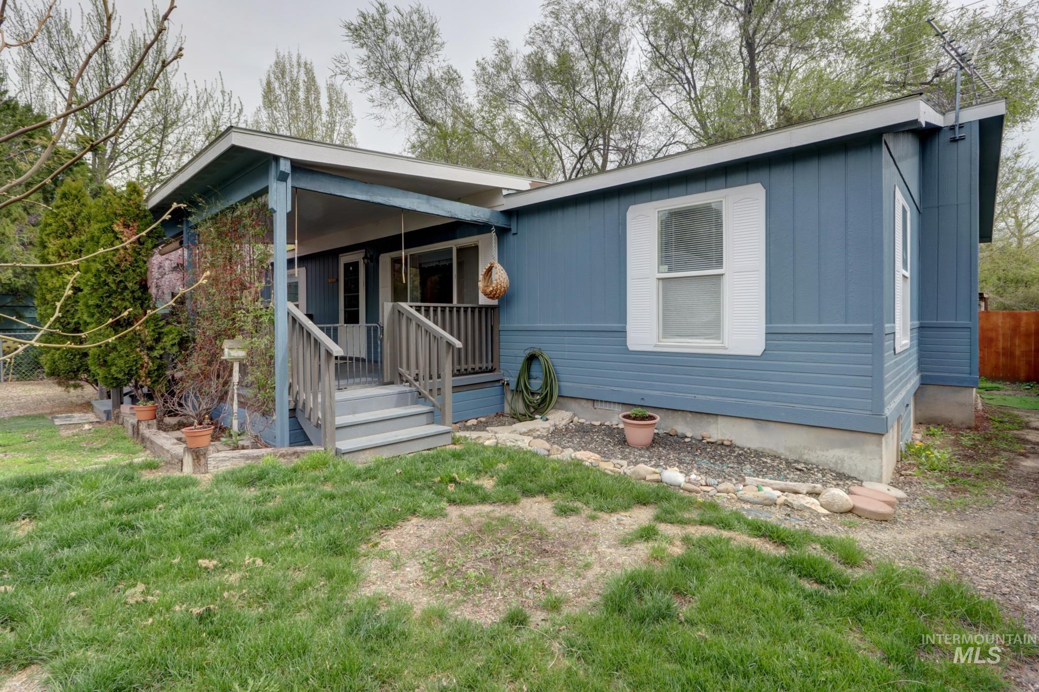 1116 Johnson Avenue, Emmett, Idaho 83617, 3 Bedrooms, 2 Bathrooms, Residential For Sale, Price $315,000,MLS 98942770