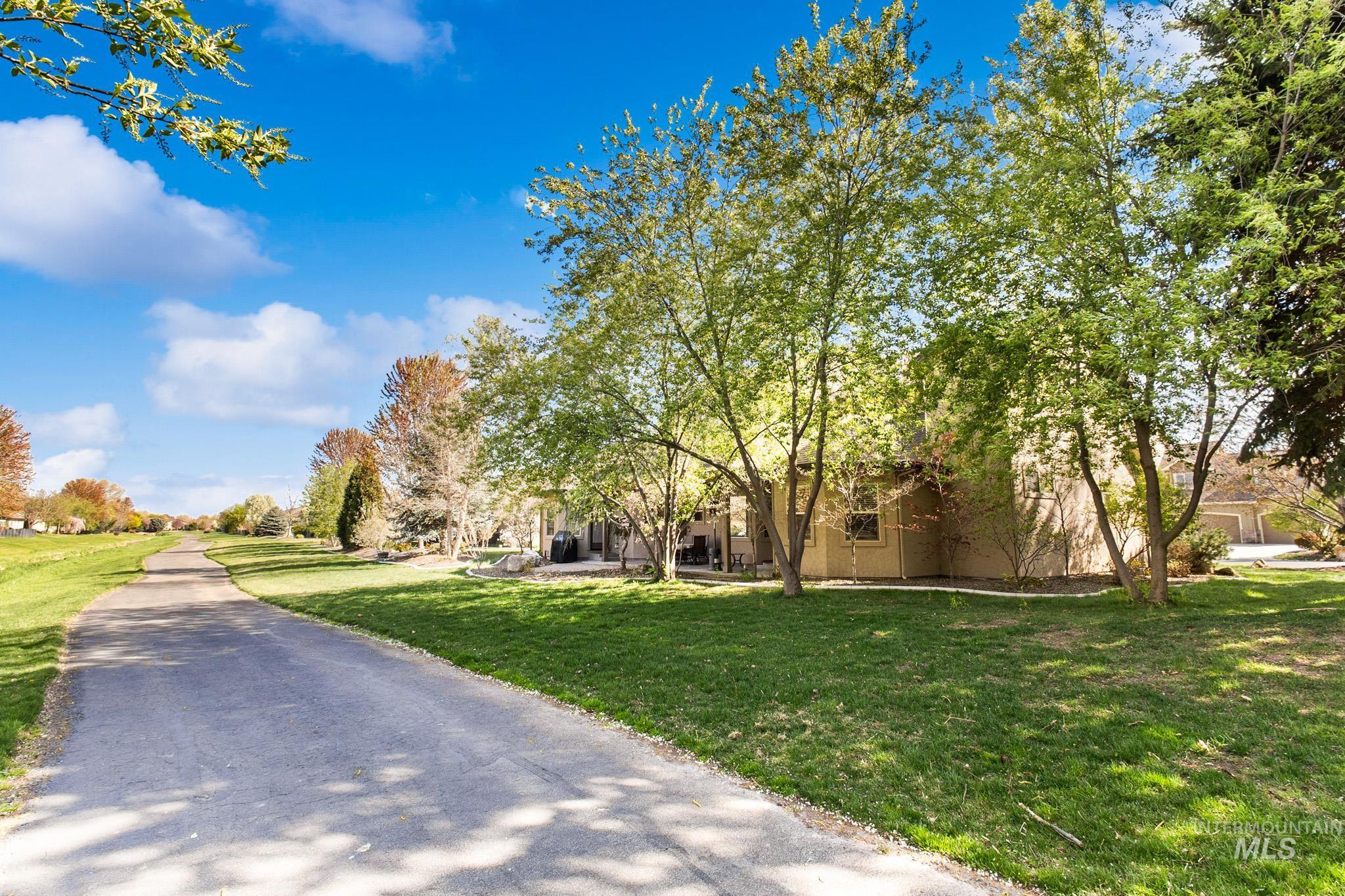 12160 W Pinewood River Lane, Star, Idaho 83669, 4 Bedrooms, 3.5 Bathrooms, Residential For Sale, Price $949,990,MLS 98942905