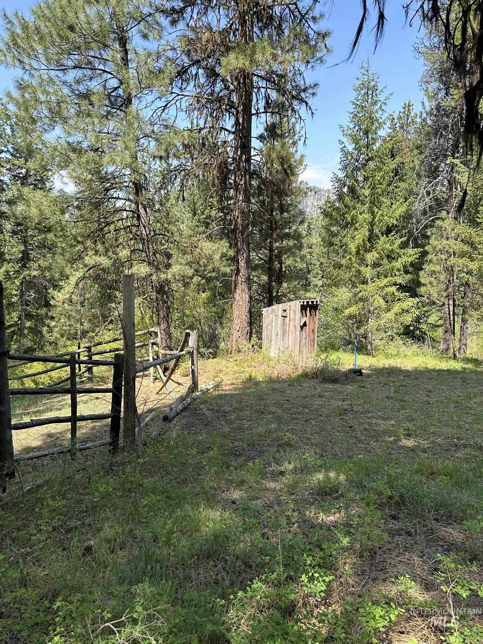 6 Willow Dr, Lowman, Idaho 83637, 3 Bedrooms, 1 Bathroom, Residential For Sale, Price $449,000, 98943062