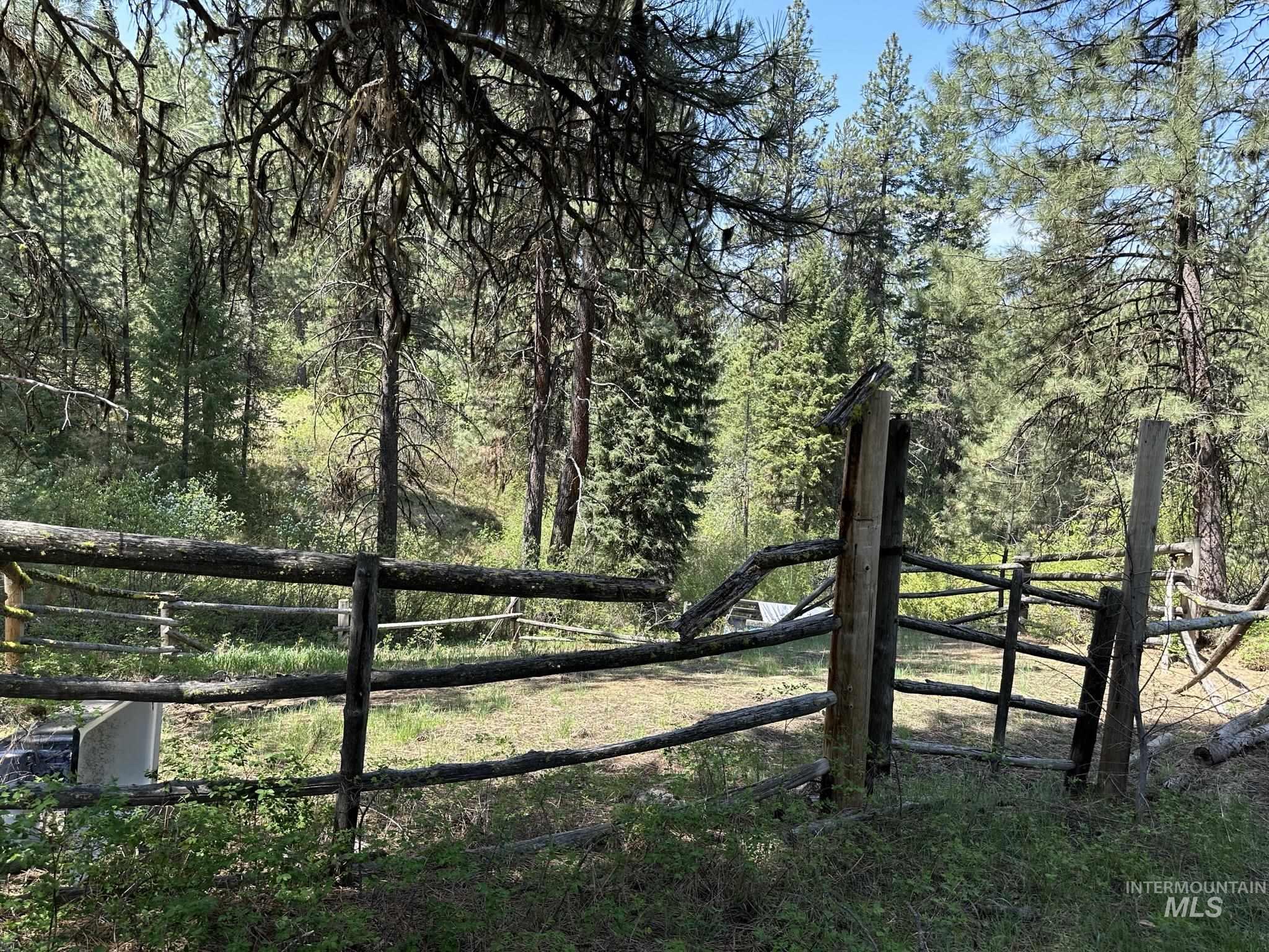 6 Willow Dr, Lowman, Idaho 83637, 3 Bedrooms, 1 Bathroom, Residential For Sale, Price $449,000, 98943062