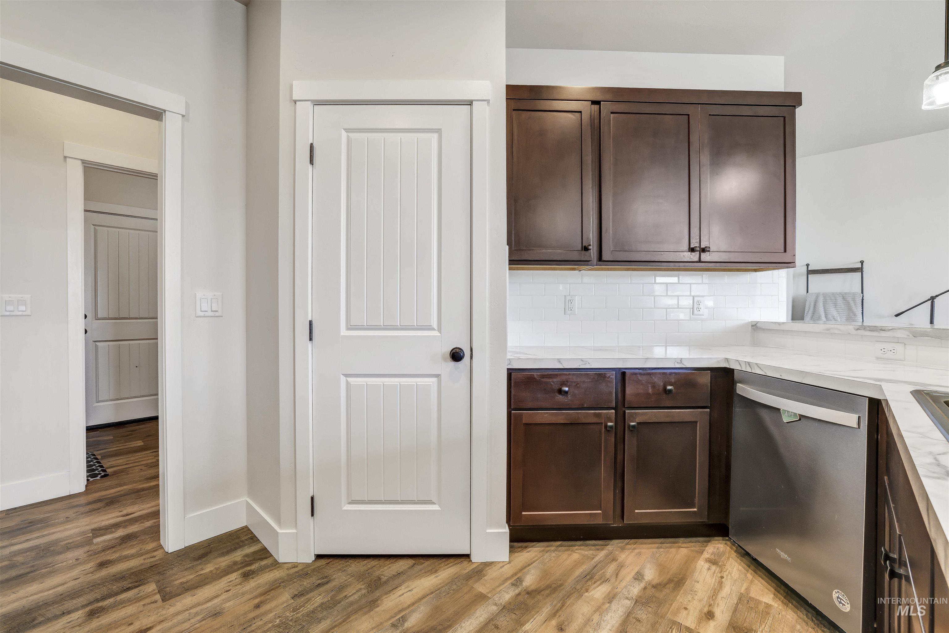 929 Applewood Dr, Buhl, Idaho 83316, 3 Bedrooms, 2 Bathrooms, Residential For Sale, Price $390,000, 98943068