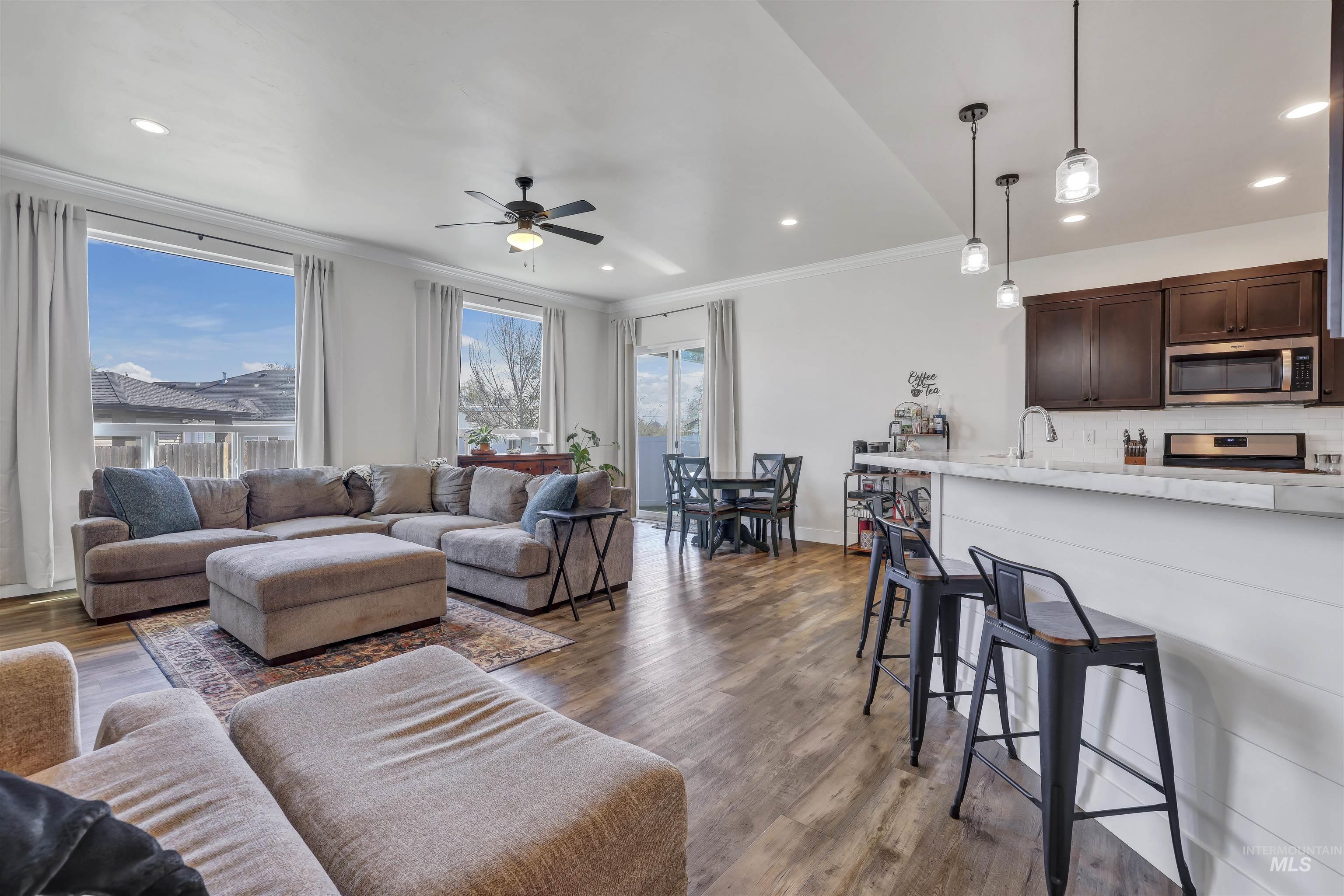 929 Applewood Dr, Buhl, Idaho 83316, 3 Bedrooms, 2 Bathrooms, Residential For Sale, Price $390,000, 98943068