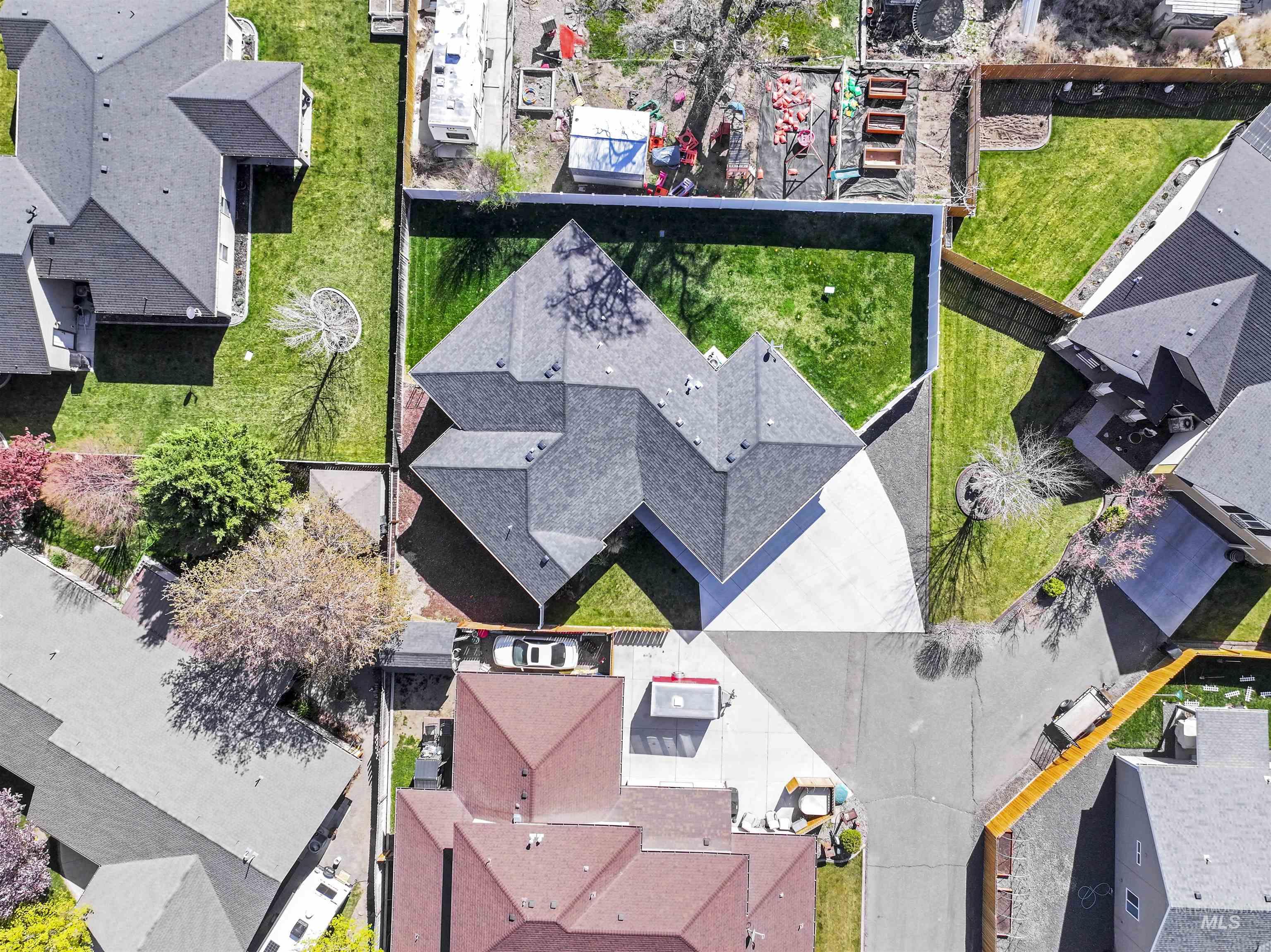 929 Applewood Dr, Buhl, Idaho 83316, 3 Bedrooms, 2 Bathrooms, Residential For Sale, Price $390,000, 98943068