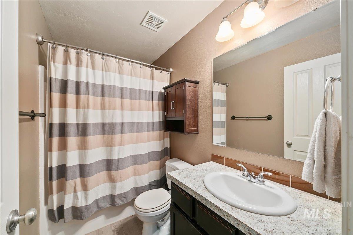 1110 N Finsbury Avenue, Star, Idaho 83669, 4 Bedrooms, 3 Bathrooms, Residential For Sale, Price $514,900, 98943102