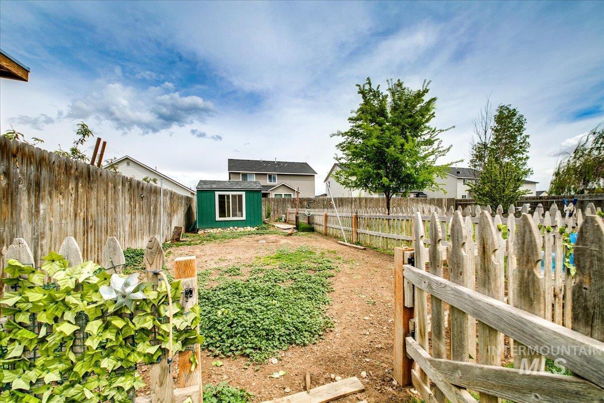 1110 N Finsbury Avenue, Star, Idaho 83669, 4 Bedrooms, 3 Bathrooms, Residential For Sale, Price $514,900, 98943102