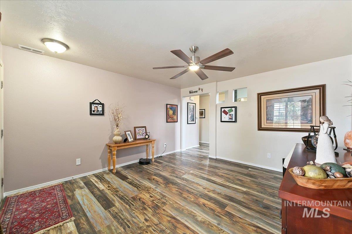 1110 N Finsbury Avenue, Star, Idaho 83669, 4 Bedrooms, 3 Bathrooms, Residential For Sale, Price $514,900, 98943102