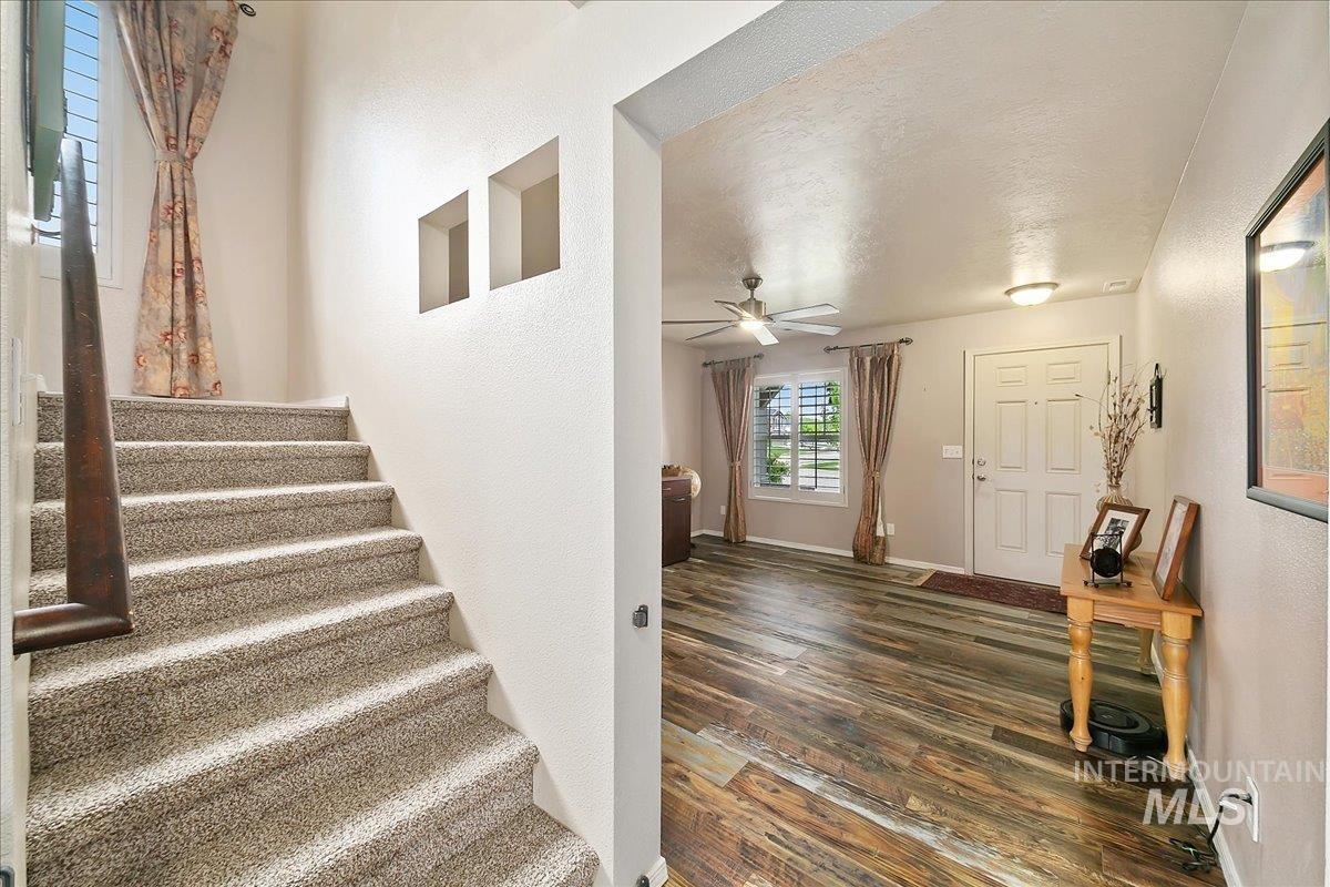 1110 N Finsbury Avenue, Star, Idaho 83669, 4 Bedrooms, 3 Bathrooms, Residential For Sale, Price $514,900, 98943102