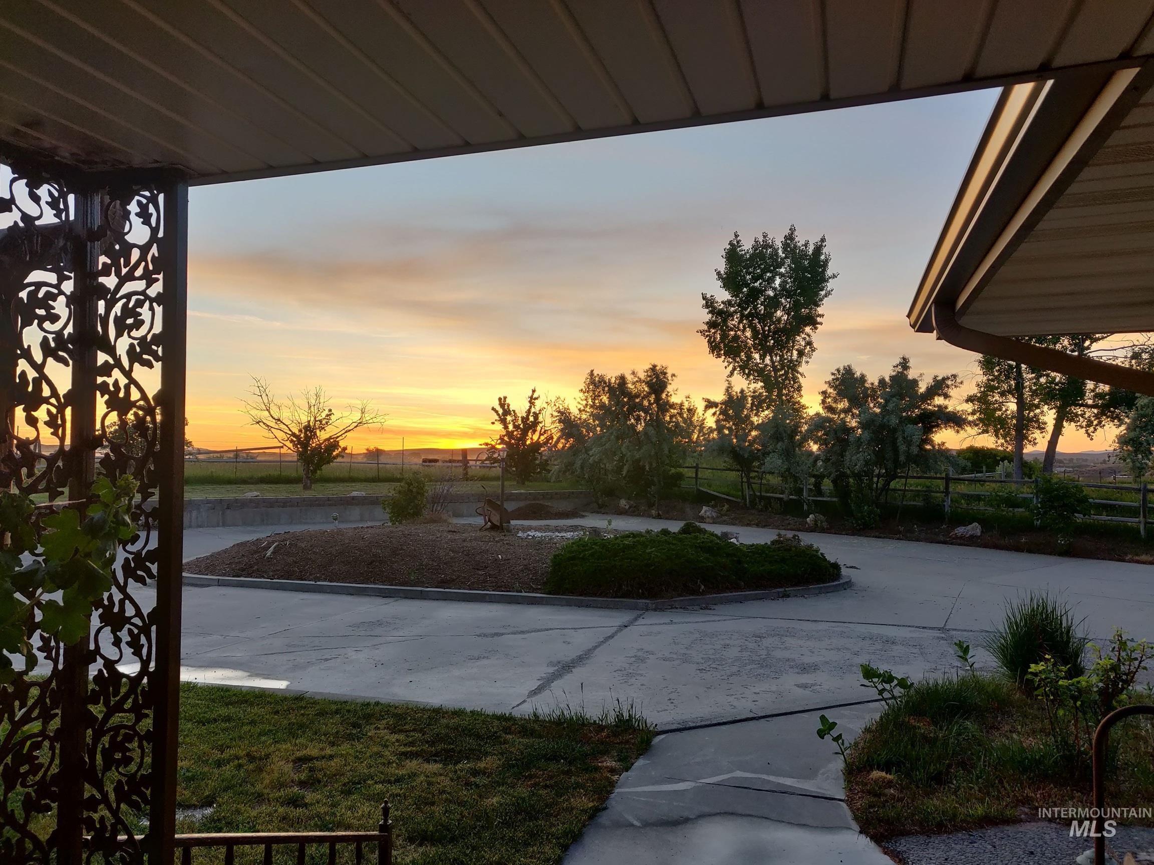 4371 N Grand View Lane, Ontario, Oregon 97914, 3 Bedrooms, 2.5 Bathrooms, Residential For Sale, Price $649,900, 98943108