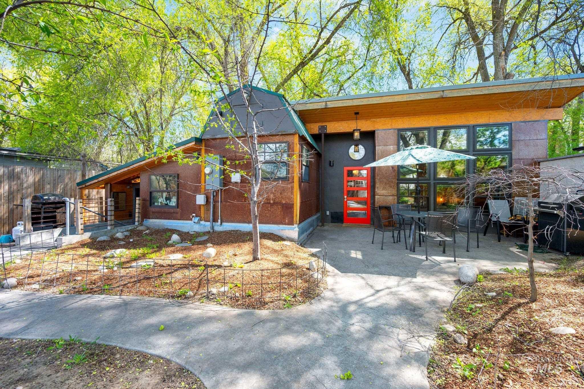970 N Clithero Dr, Boise, Idaho 83703, 2 Bedrooms, 2 Bathrooms, Residential For Sale, Price $485,000, 98943128