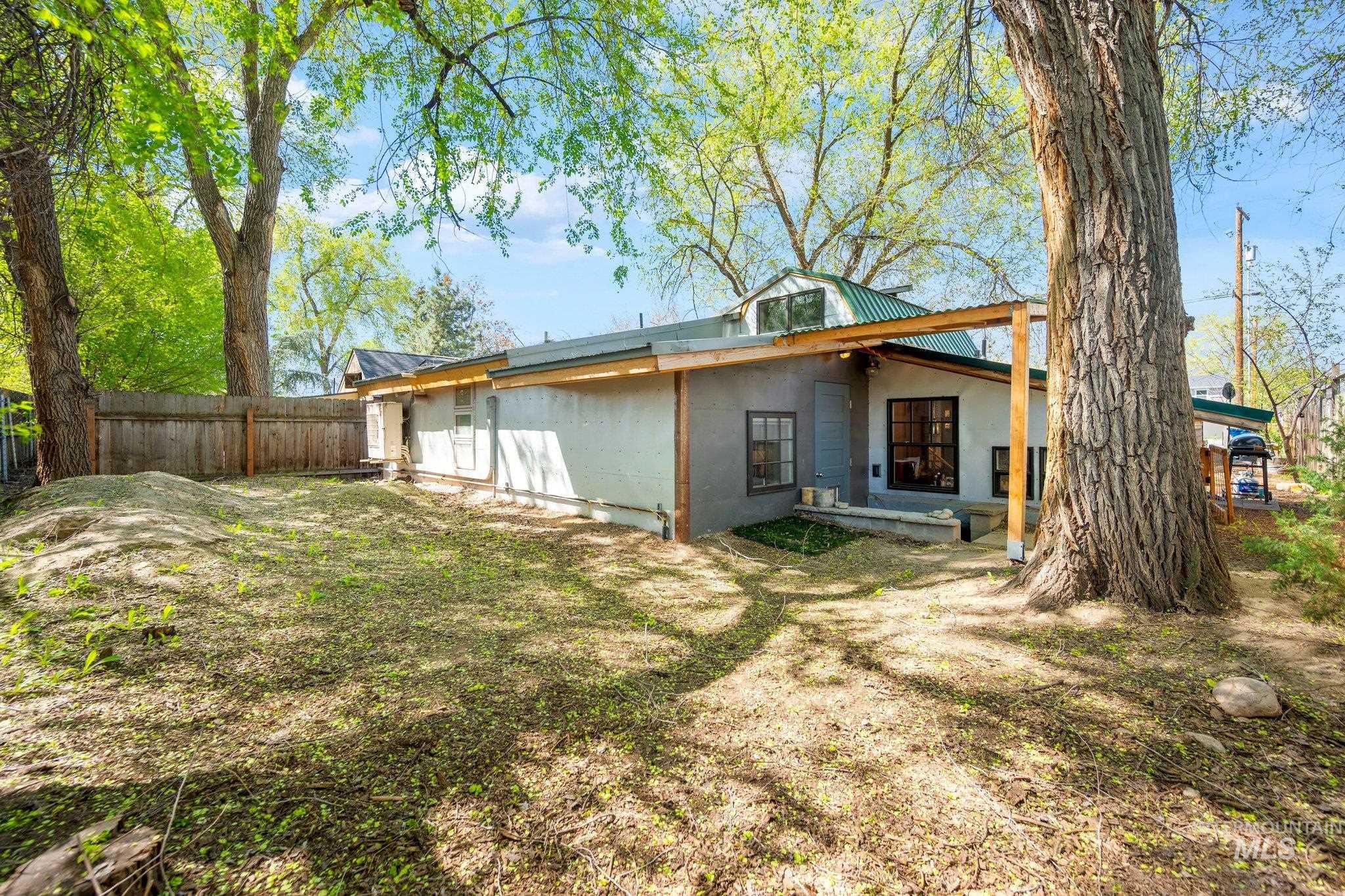 970 N Clithero Dr, Boise, Idaho 83703, 2 Bedrooms, 2 Bathrooms, Residential For Sale, Price $485,000, 98943128