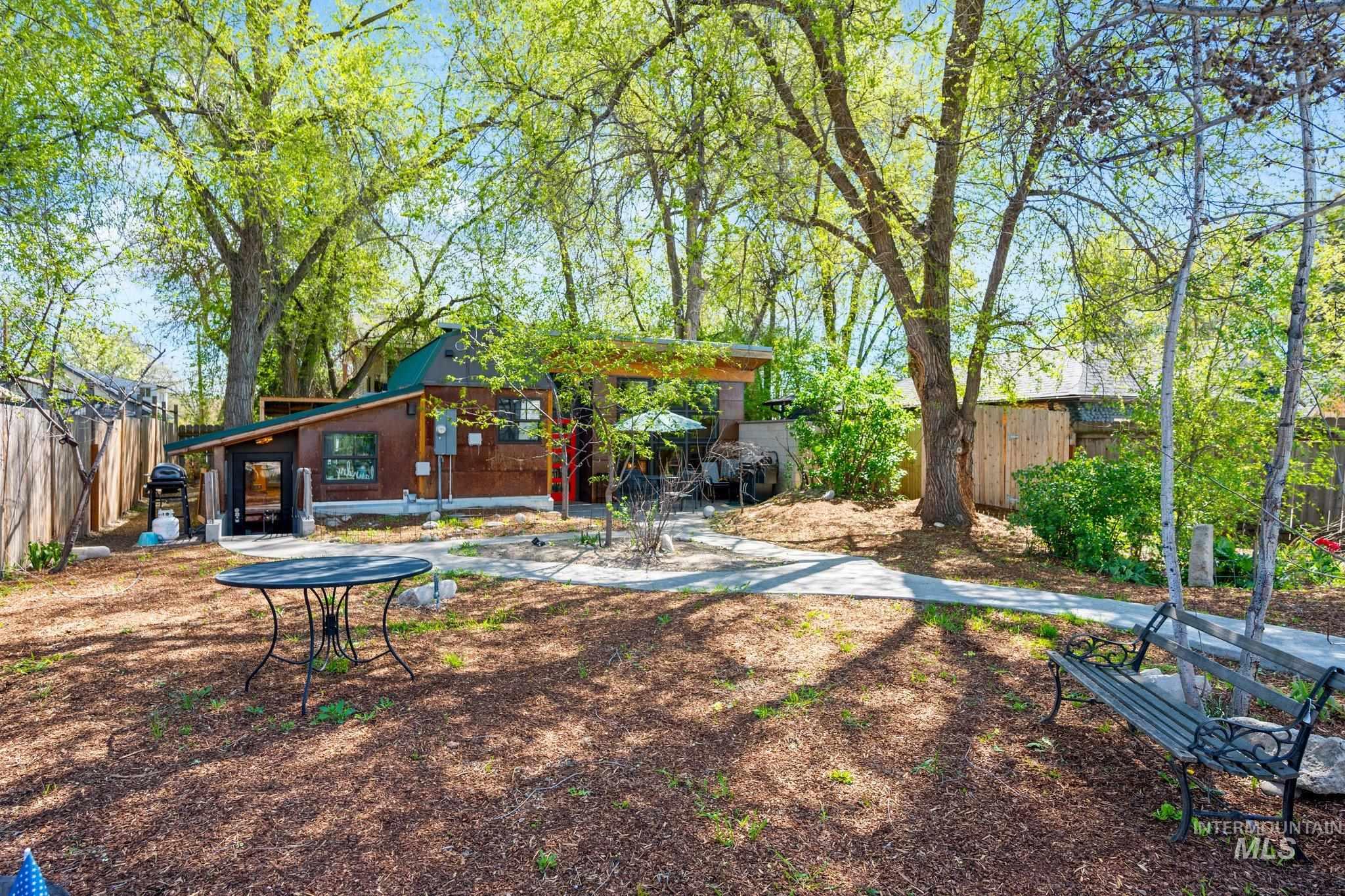 970 N Clithero Dr, Boise, Idaho 83703, 2 Bedrooms, 2 Bathrooms, Residential For Sale, Price $485,000, 98943128