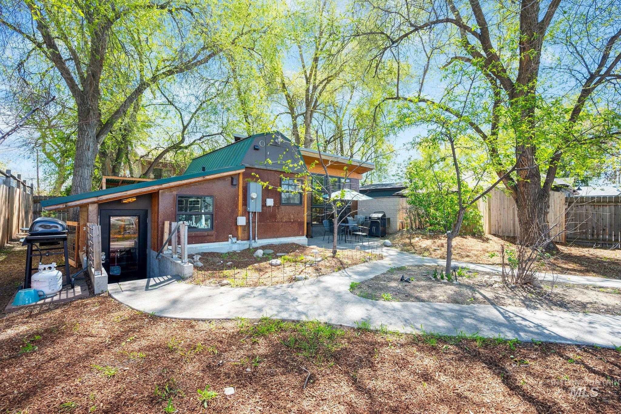 970 N Clithero Dr, Boise, Idaho 83703, 2 Bedrooms, 2 Bathrooms, Residential For Sale, Price $485,000, 98943128