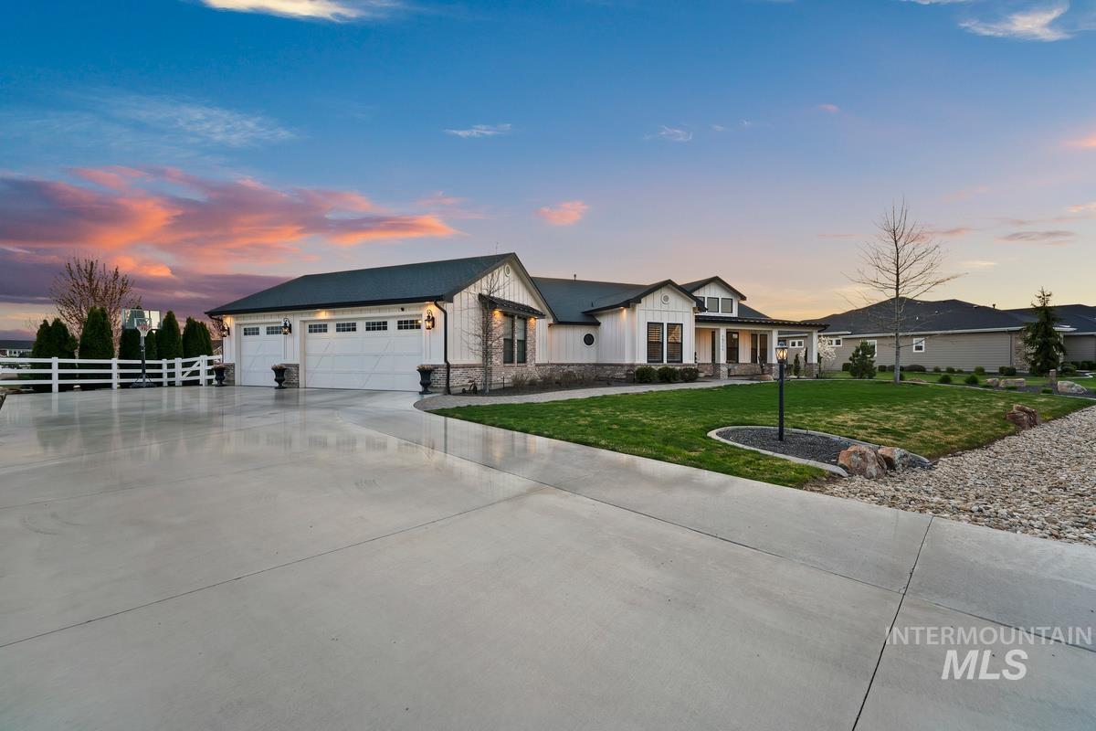 15111 Pinehurst Way, Caldwell, Idaho 83607, 5 Bedrooms, 2.5 Bathrooms, Residential For Sale, Price $1,099,000, 98943140