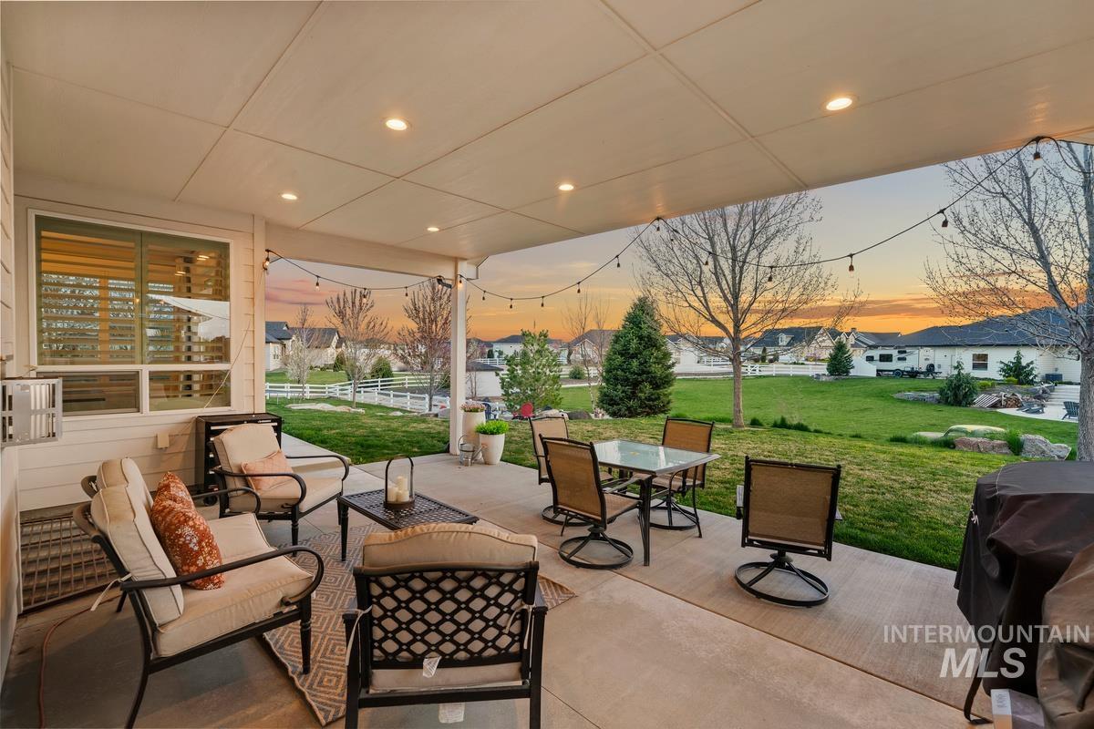 15111 Pinehurst Way, Caldwell, Idaho 83607, 5 Bedrooms, 2.5 Bathrooms, Residential For Sale, Price $1,099,000, 98943140