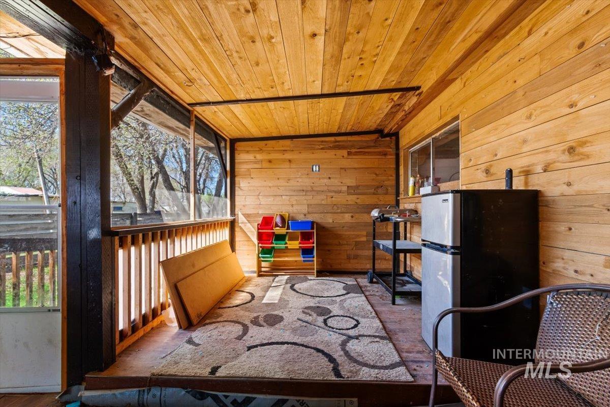 722 NW Date, Mountain Home, Idaho 83647, 3 Bedrooms, 2 Bathrooms, Residential For Sale, Price $238,999, 98943141