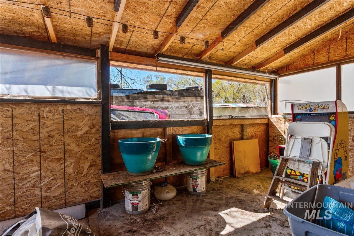 722 NW Date, Mountain Home, Idaho 83647, 3 Bedrooms, 2 Bathrooms, Residential For Sale, Price $238,999, 98943141