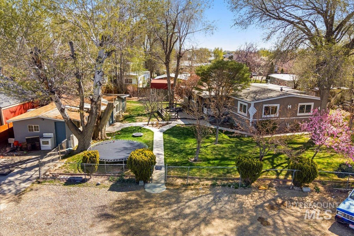 722 NW Date, Mountain Home, Idaho 83647, 3 Bedrooms, 2 Bathrooms, Residential For Sale, Price $238,999, 98943141