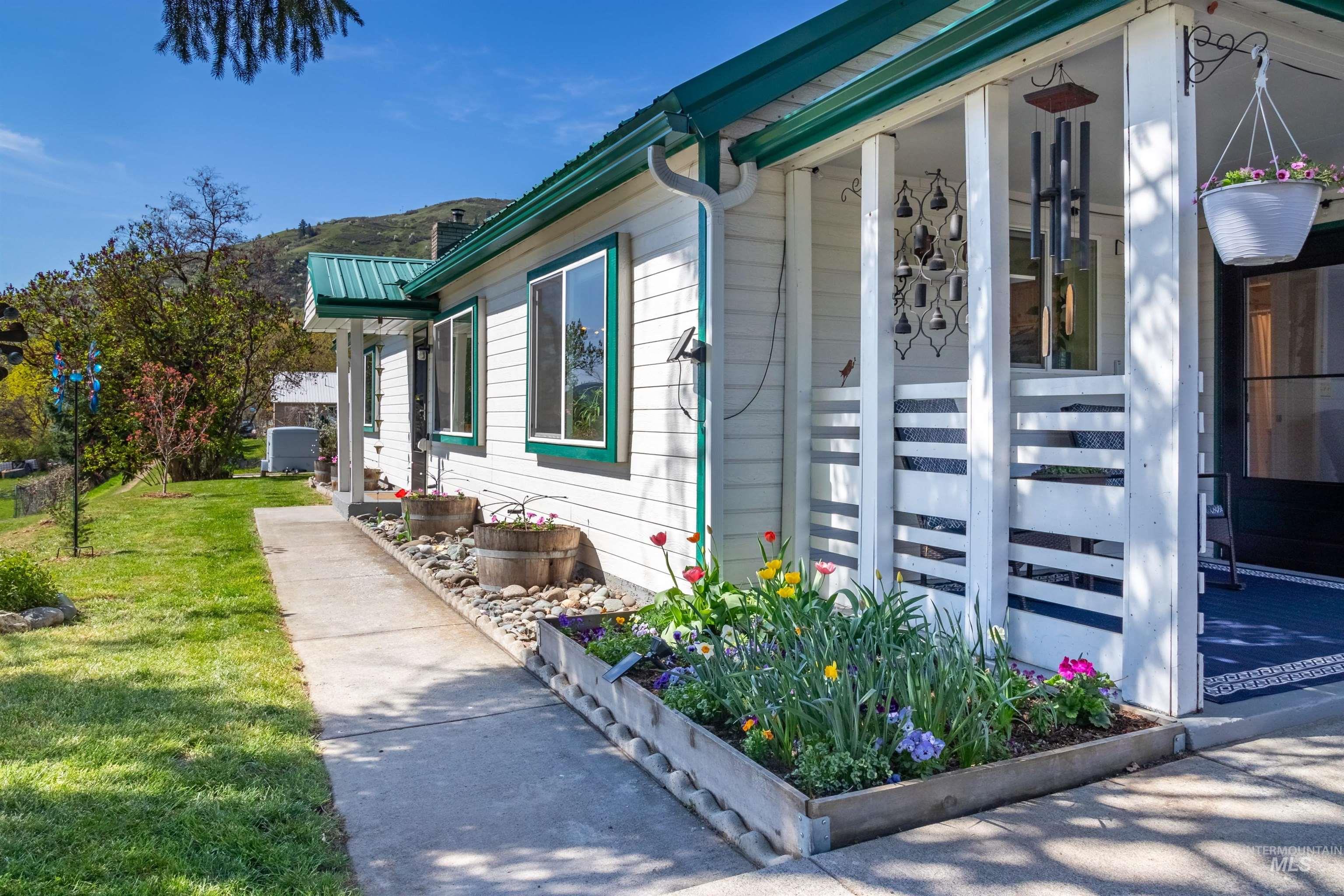 305 3rd Street, Juliaetta, Idaho 83535, 2 Bedrooms, 2 Bathrooms, Residential For Sale, Price $345,000, 98943145
