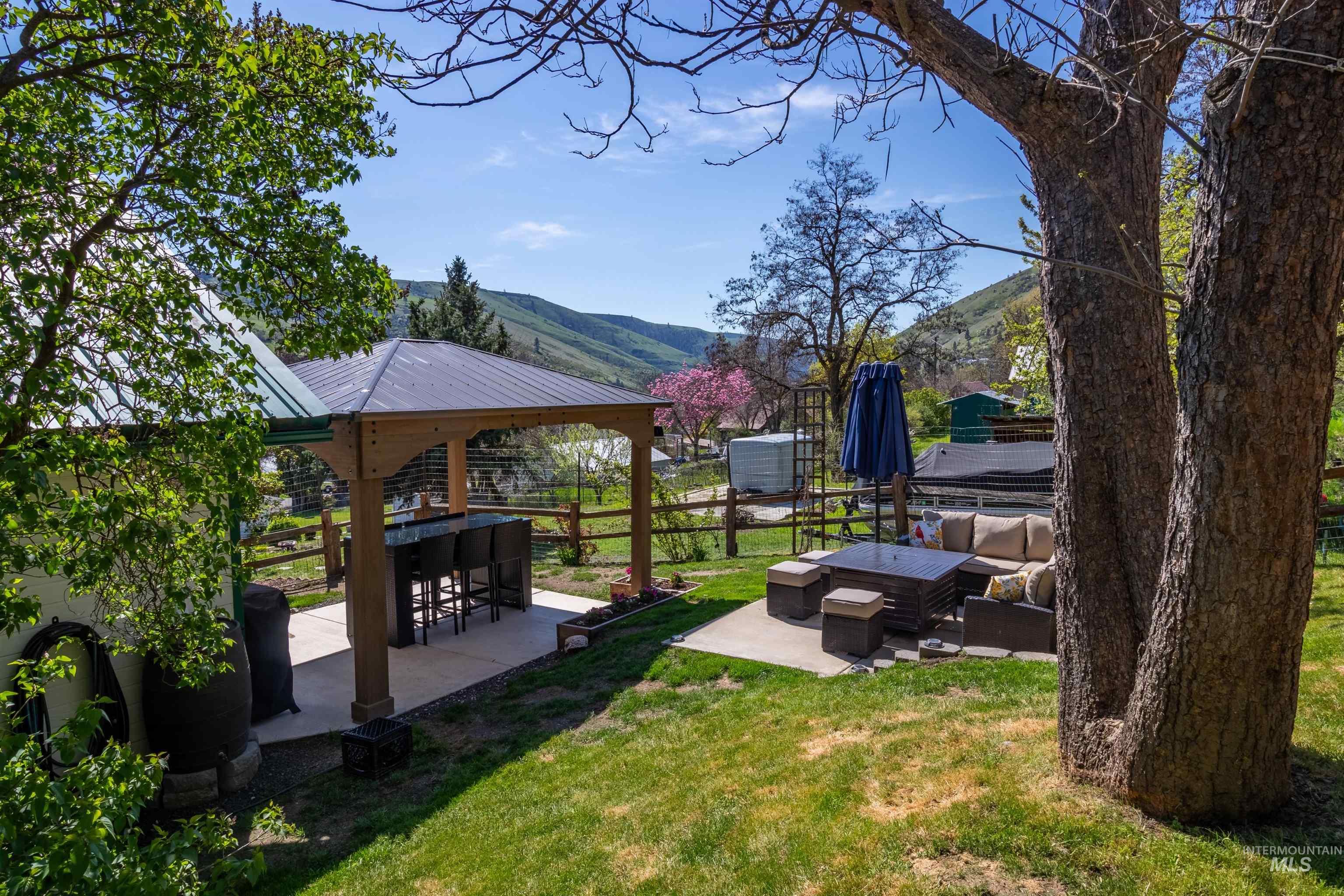 305 3rd Street, Juliaetta, Idaho 83535, 2 Bedrooms, 2 Bathrooms, Residential For Sale, Price $345,000, 98943145