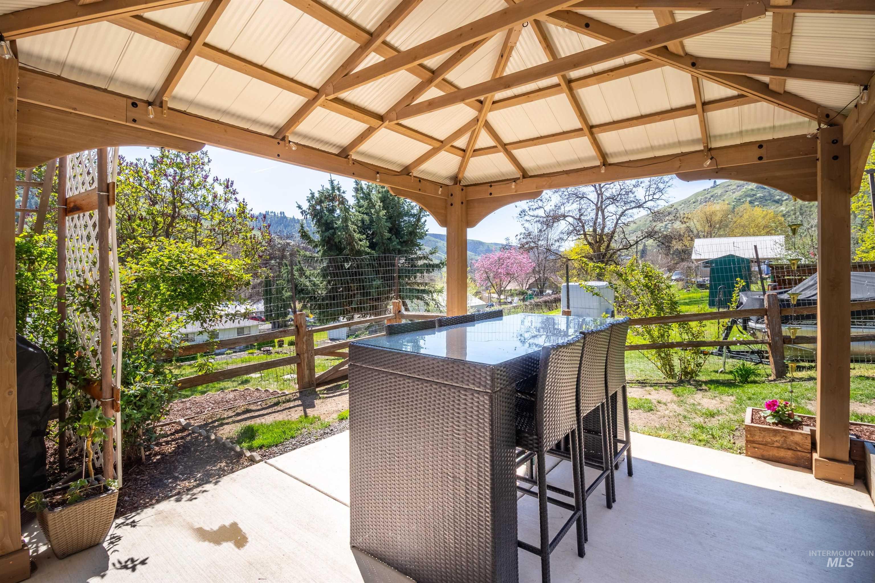 305 3rd Street, Juliaetta, Idaho 83535, 2 Bedrooms, 2 Bathrooms, Residential For Sale, Price $345,000, 98943145