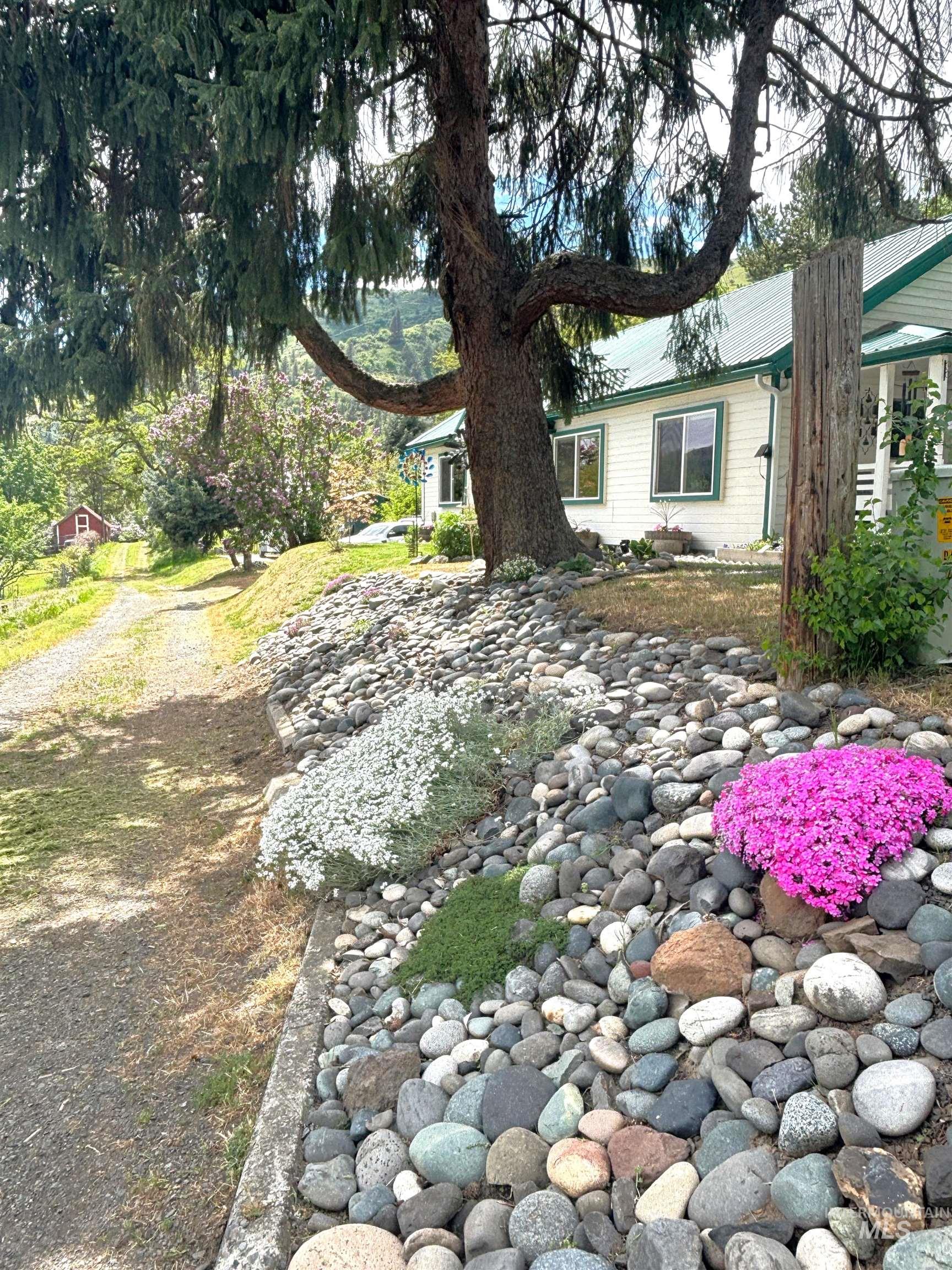 305 3rd Street, Juliaetta, Idaho 83535, 2 Bedrooms, 2 Bathrooms, Residential For Sale, Price $345,000, 98943145