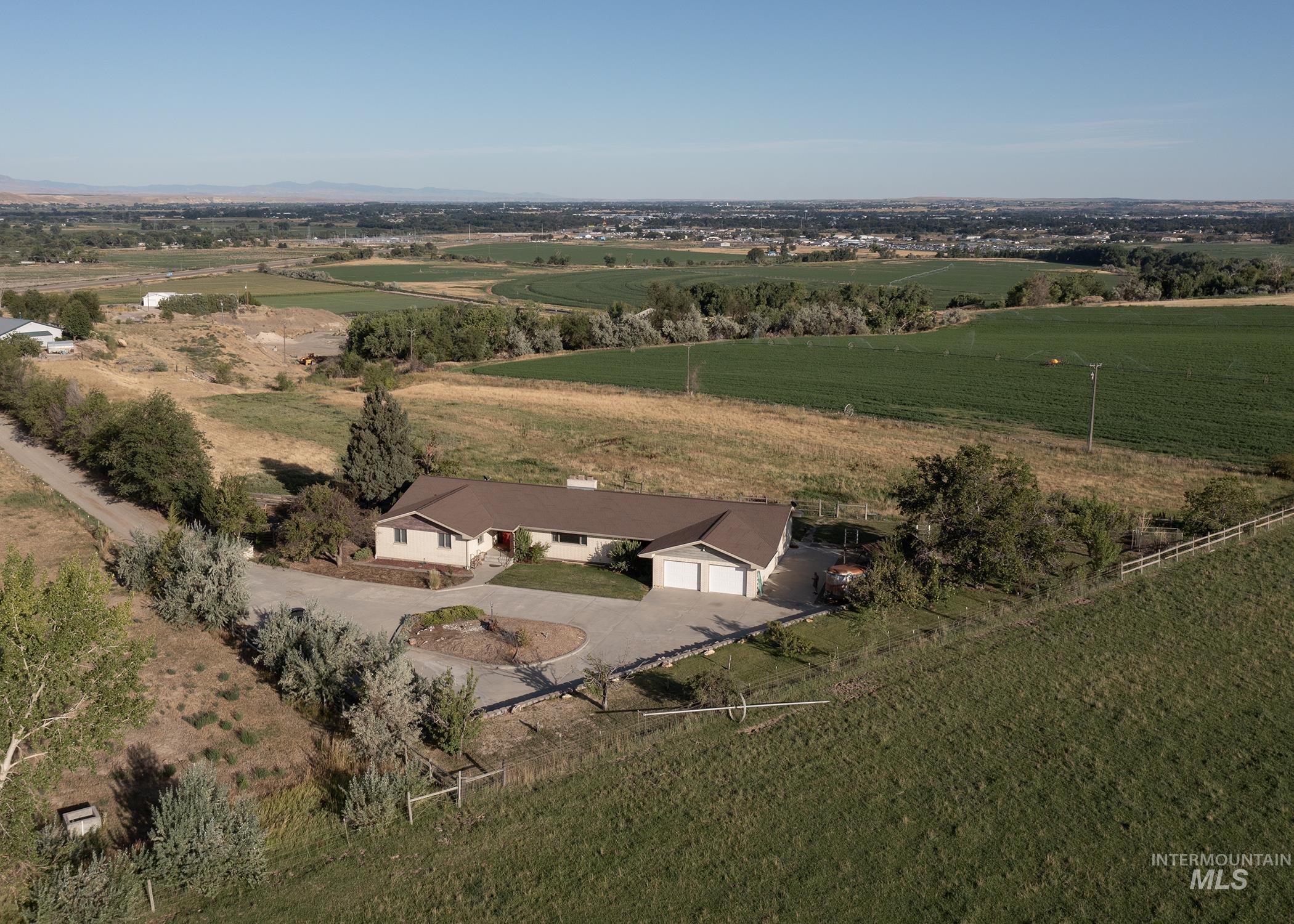 4371 N Grand View, Ontario, Oregon 97914, 3 Bedrooms, 2.5 Bathrooms, Farm & Ranch For Sale, Price $649,900, 98943197